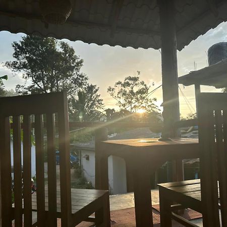 Why Not Guest House إيلا المظهر الخارجي الصورة